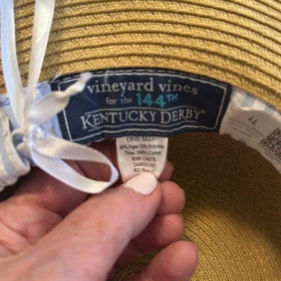 Vineyard Vines Tan Hat with White Floral Accent, one size, cottagecore - Picture 8 of 16